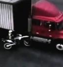 Kamion gázolta el a renõrnõt - durva videóval!